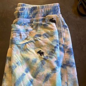 Boys Abercrombie matching fleece shorts and tshirt
